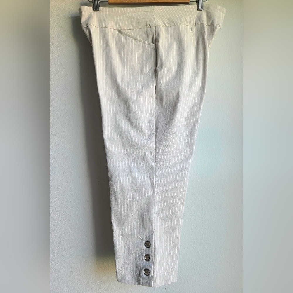Hiview Petite Tan / White Pinstripe Capri Pants, Sz 14 P